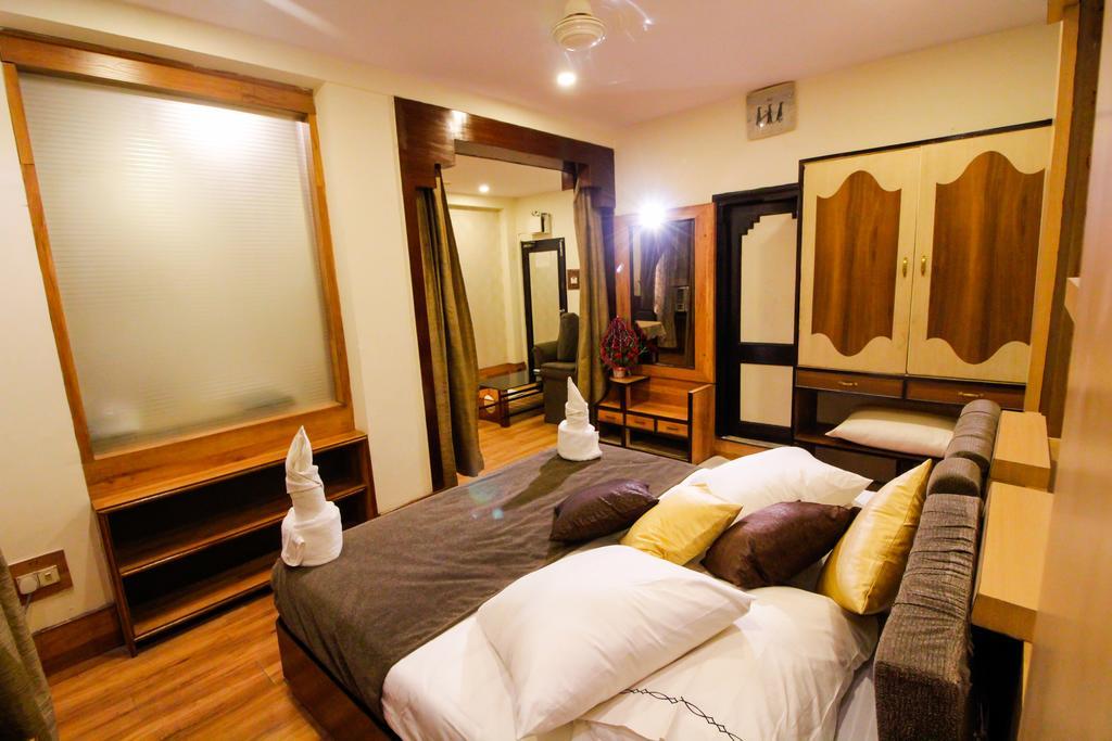 Hotel Rishi Regency Jabalpur Extérieur photo